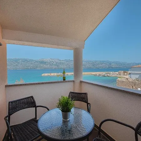 Petra Apartment *