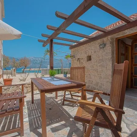 Petra Apartment *