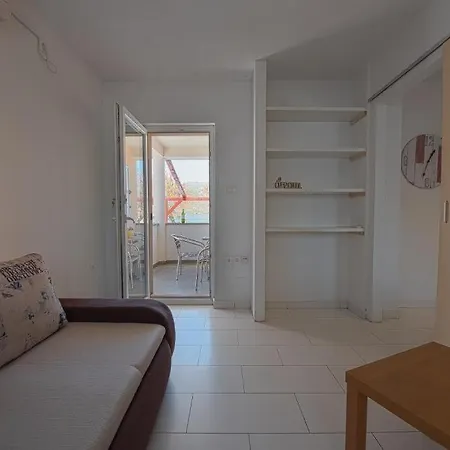 Petra Apartment *
